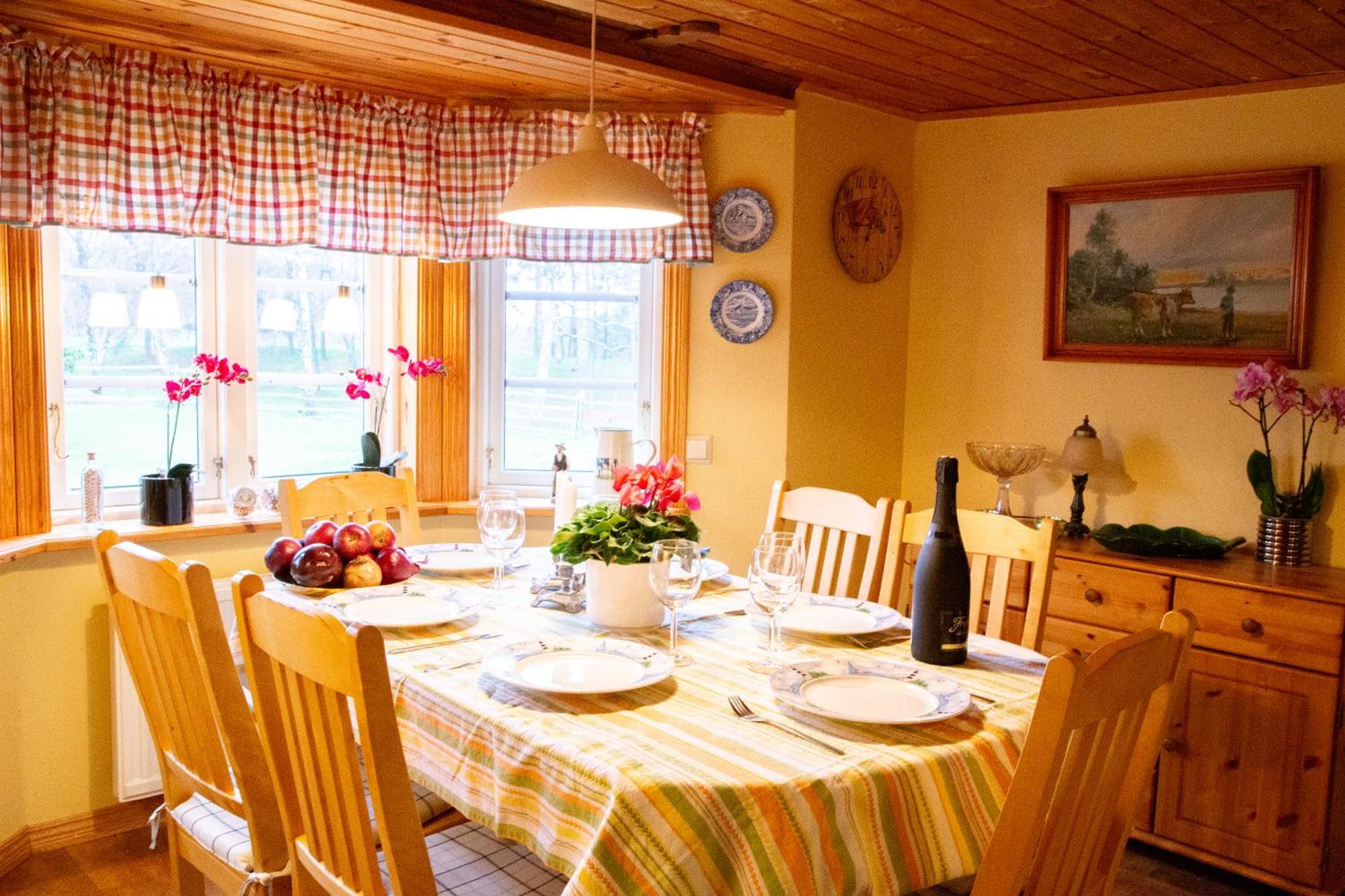 Гостевой дом Aengagarden - Gardshuset Vaxtorp Экстерьер фото